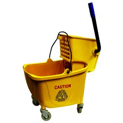 Cubo para trapear con escurridor.