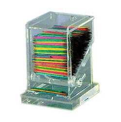 Dispensador de palillos de dientes.